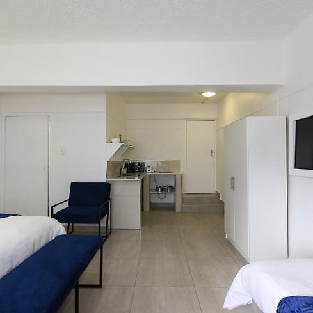 Sea Point Apartment Cape Town Room photo